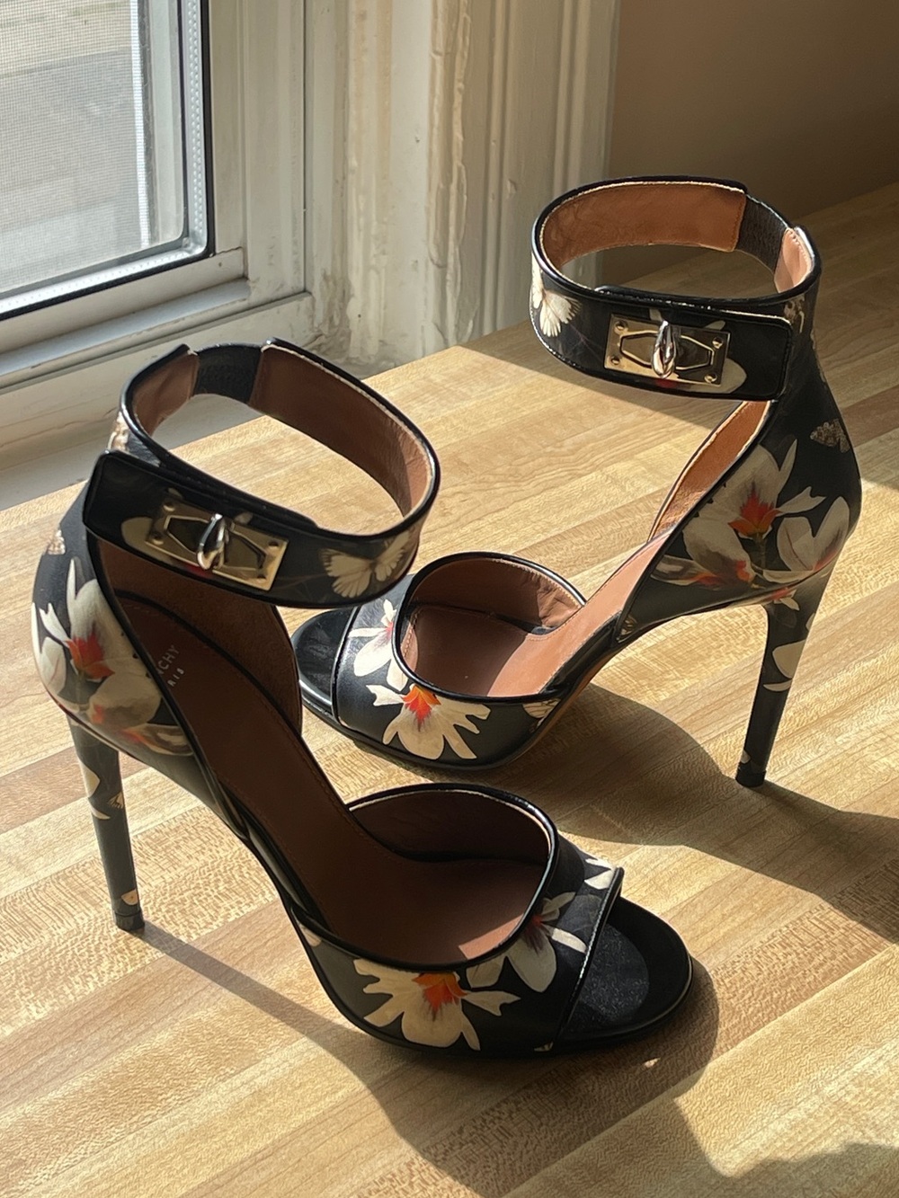 Givenchy Leather Floral Print Sandals 6.5